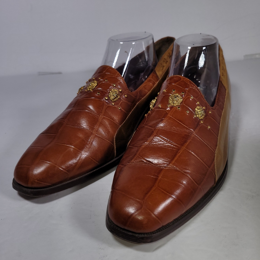 Elegant Brown Crocodile Pattern Loafers with Gold Details